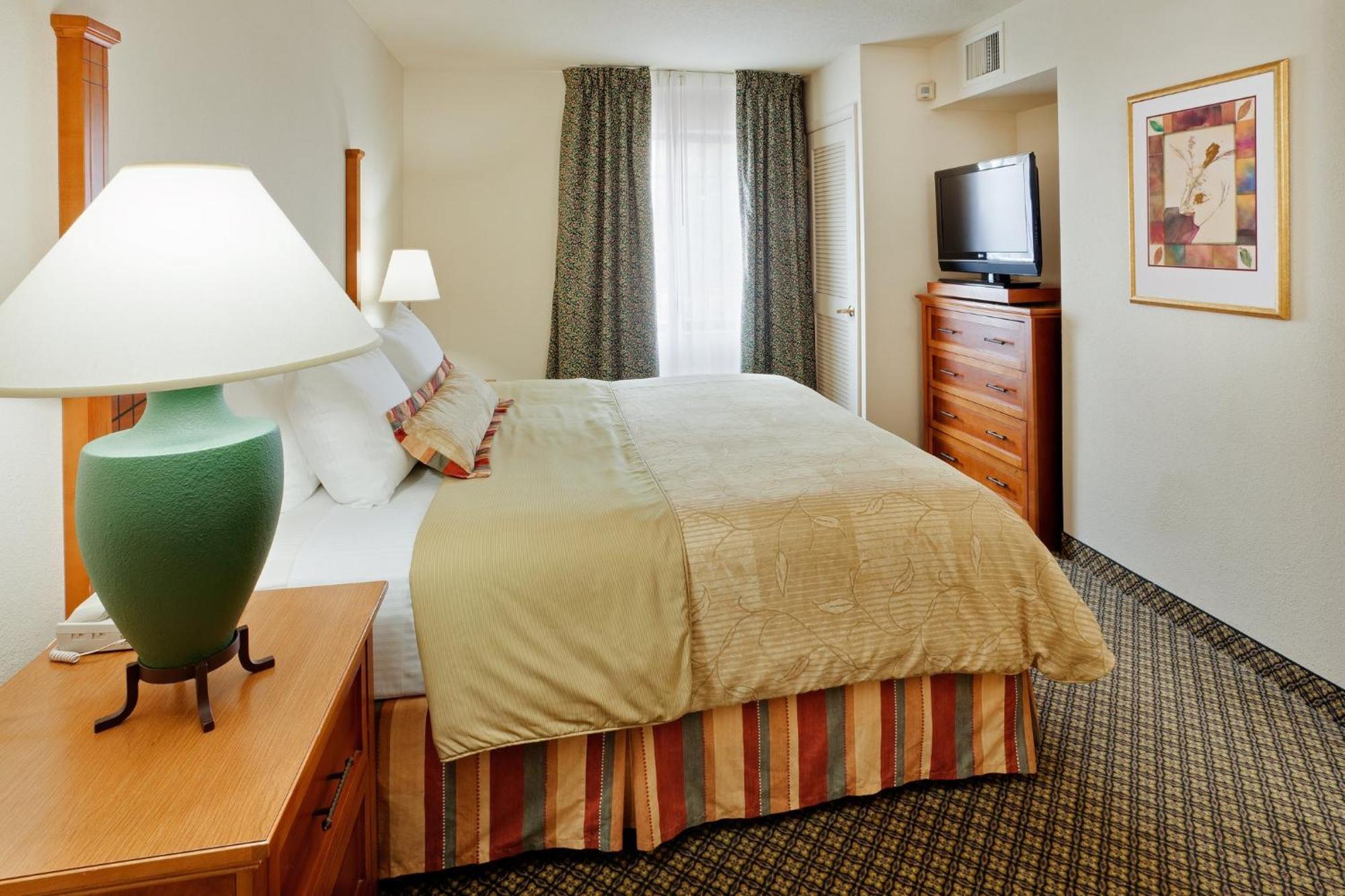 Staybridge Suites Allentown Airport Lehigh Valley By Ihg Bagian luar foto