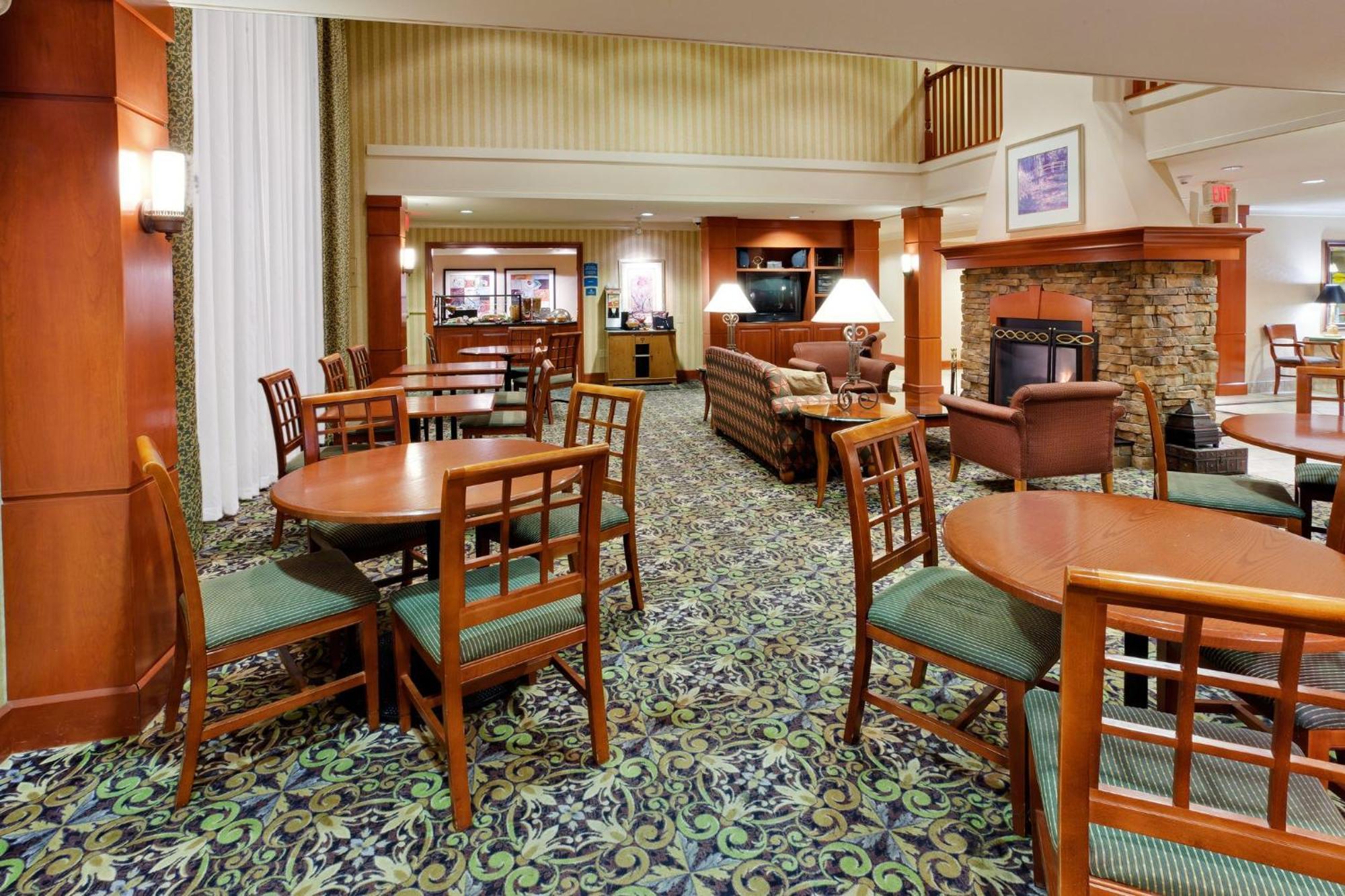 Staybridge Suites Allentown Airport Lehigh Valley By Ihg Bagian luar foto
