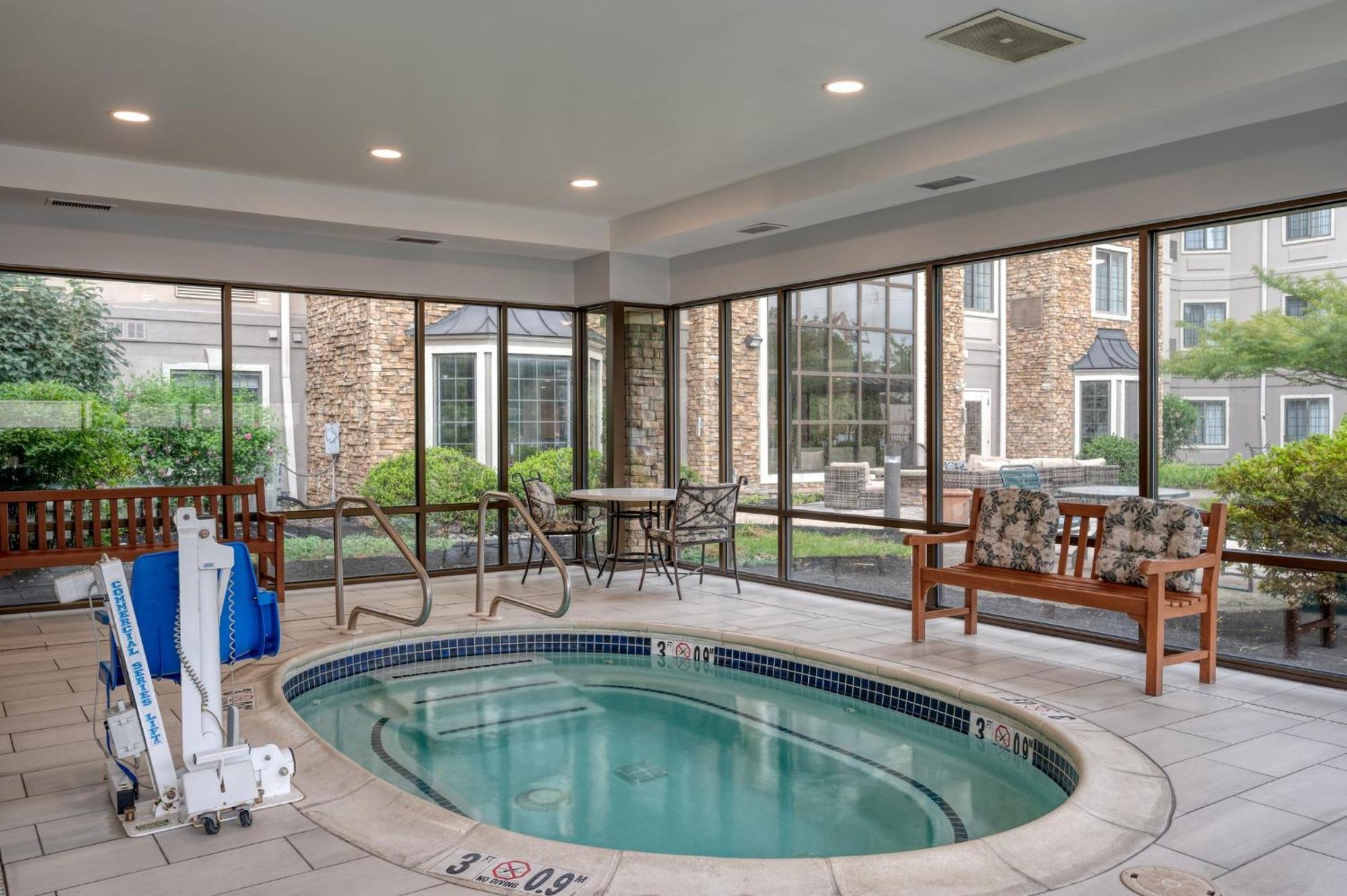Staybridge Suites Allentown Airport Lehigh Valley By Ihg Bagian luar foto