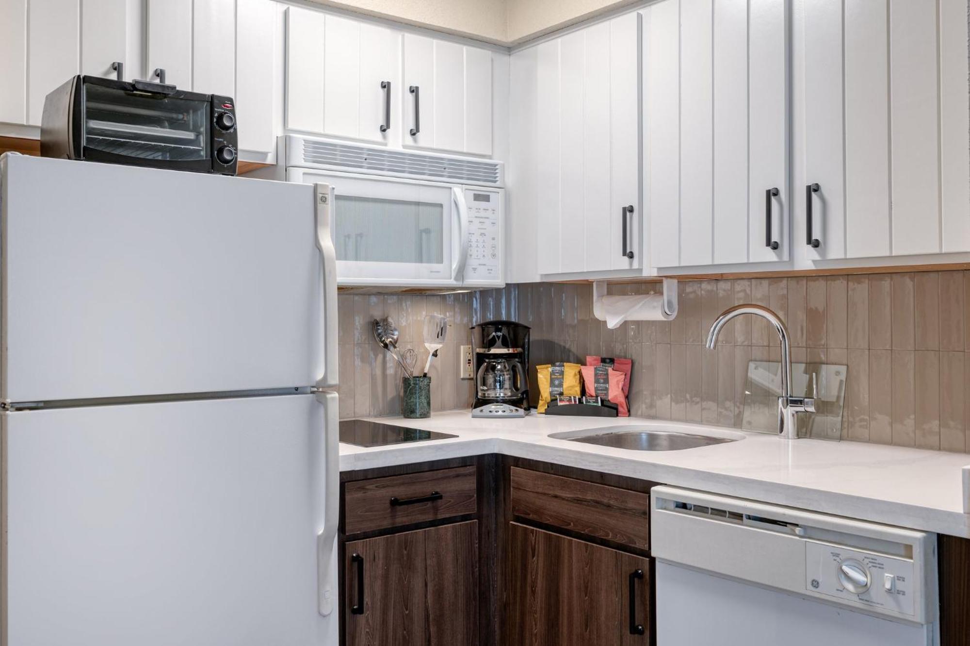 Staybridge Suites Allentown Airport Lehigh Valley By Ihg Bagian luar foto