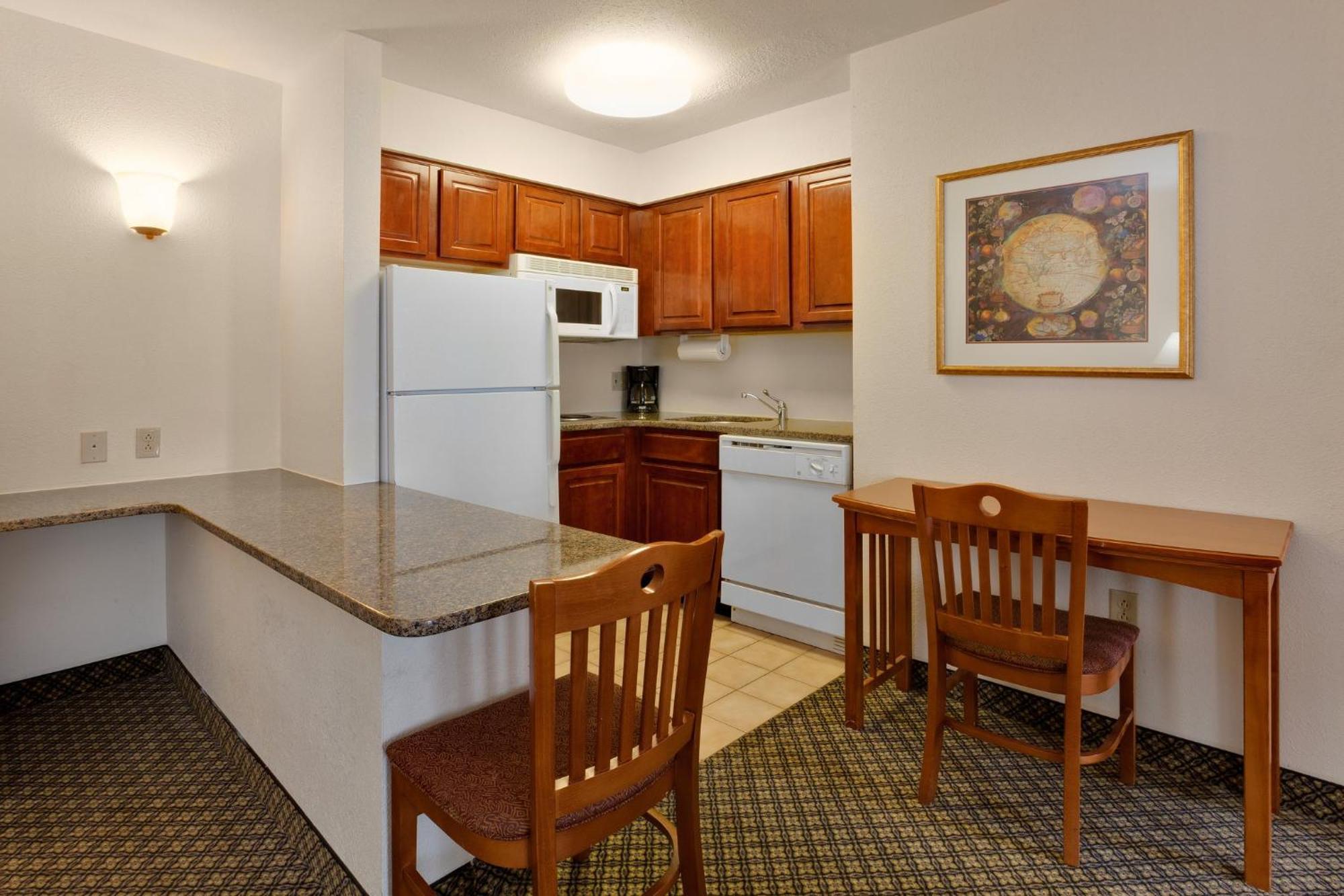 Staybridge Suites Allentown Airport Lehigh Valley By Ihg Bagian luar foto